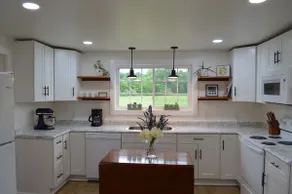 Farmhouse on Century Family Farm - Image 4