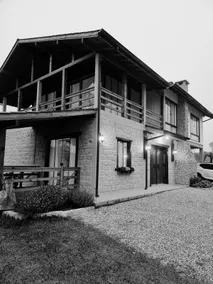 Charming and Rustic Country House - Image 3