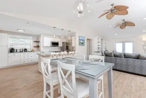 Turtle House · Heated Pool, 10 min to Beach & Dining - Image 4