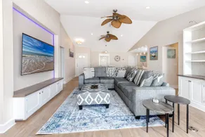 Turtle House · Heated Pool, 10 min to Beach & Dining - Image 2