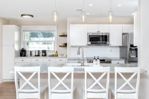 Turtle House · Heated Pool, 10 min to Beach & Dining - Image 5