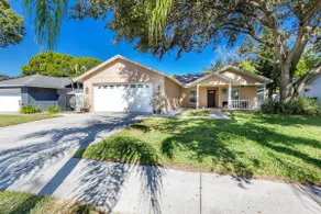 Turtle House · Heated Pool, 10 min to Beach & Dining - Image 3