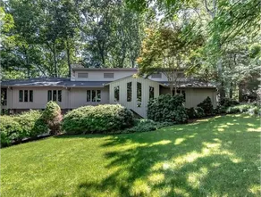 Private Lakefront Exec Home: Ollie's Hideaway: 4BR, 3.5 Ba - Image 2