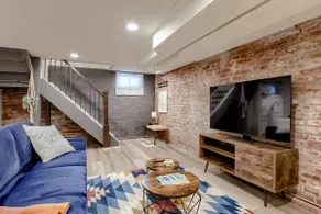 Fully renovated flat @ Omaha’s best neighborhood! - Image 3