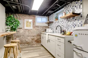 Fully renovated flat @ Omaha’s best neighborhood! - Image 5