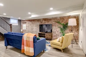 Fully renovated flat @ Omaha’s best neighborhood! - Image 2