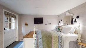 The Park Inn. Private, Comfy, Convenient. - Image 2