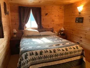 Pittsburg NH Waterfront Cabin. Direct Snowmobile & ATV Trail Access. Middle Pond - Image 5