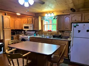 Pittsburg NH Waterfront Cabin. Direct Snowmobile & ATV Trail Access. Middle Pond - Image 4