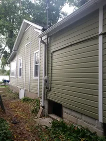Cozy Lakefront Fishing Cottage - Image 4