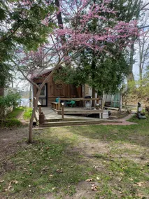 Cozy Lakefront Fishing Cottage - Image 2