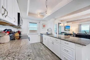 Salt Life Oasis - Direct Oceanfront (End Unit) - Image 5