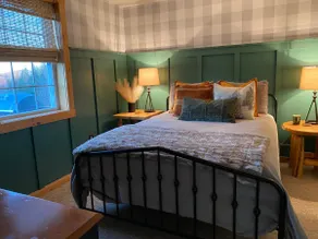 Cozy 2 Bedroom Cabin with Trail Access - Image 3