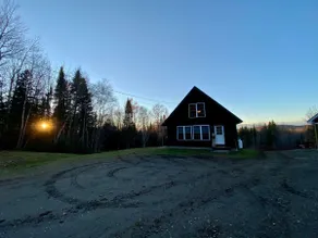 Cozy 2 Bedroom Cabin with Trail Access - Image 5