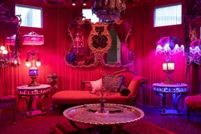 Fabulous Walkers Point Mansion w/ Bar andFireplace - Image 5