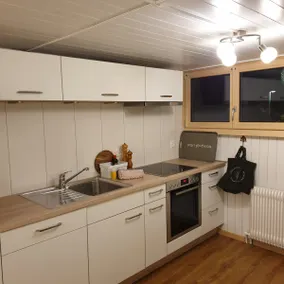 WHITE HOME IN AESCHI BEI SPIEZ - Image 2