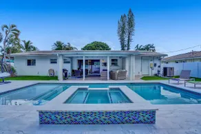 Gorgeous 4BR| Brand new HTD Pool & Jacuzzi| 1Mile - Image 3