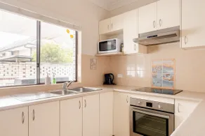 Cosy and Spacious 3-Bedroom Villa in St Marys - Image 5