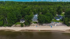 The Beach House: Waterfront cottage - Image 5