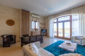 Stunning 5 bdrm Villa overlooking Ta Pinu Basilica - Image 2