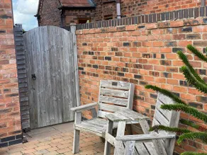 Lovely one bedroom apartment with amazing views - Image 4