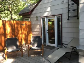 Garden Home, private and spacious with hot tub, only 5 minutes to city center - Image 5