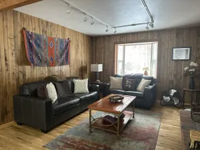 Garden Home, private and spacious with hot tub, only 5 minutes to city center - Image 4