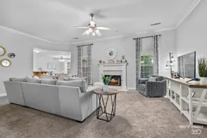 BIKE IN/OUT! NearTrails & Downtown! 4BR w/garage! - Image 2