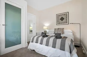 Awesome Albert Park Art Deco Gem 2 Bedroom Bevan 2 - Image 3