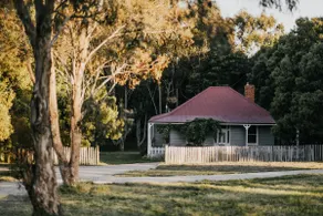 Shepherds Hill Cottage Blissful Farm Stay Getaway - Image 2