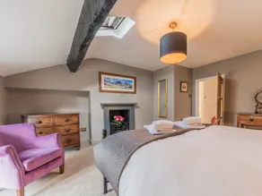 Central Georgian Home with parking - Image 3