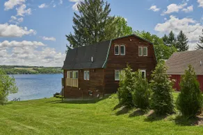 Mint Private Lakefront Skaneateles, 4BR/2 Bath w/50ft Lake Frontage w/Dock - Image 3