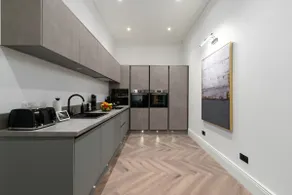 Luxury Georgian City Retreat by Sovo Apartments - Image 5