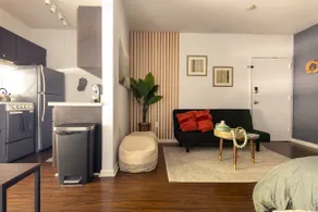 Courtyard Studio Free parking near Wynwood & Design District. - Image 5