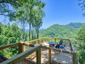 Stunning mountains views AntlersCabin - Image 3