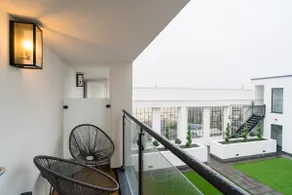 2 Bed Duplex, Parking, Balcony, 10mins Cardiff - Image 4