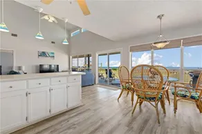 Water Front & Dog Friendly Beach Retreat - Image 3