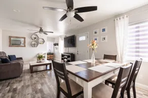 ~ Cozy Family Home ~ Free Parking ~ - Image 4