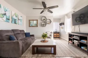 ~ Cozy Family Home ~ Free Parking ~ - Image 2