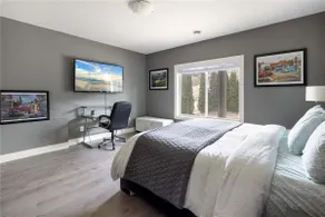 Modern 2 Bedroom Luxury Suite - Image 3