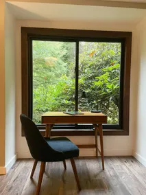 Rare 3-bdr bungalow in forest w/ private beach - Image 3