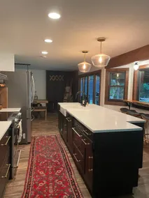 Rare 3-bdr bungalow in forest w/ private beach - Image 4