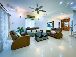 Tupai Mas Semi-D | 4BR | 2 mins to LakeGarden - Image 4