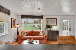 Luxury Driftwood Cottage Saybrook Point - Image 2