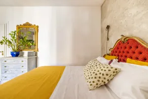 St Peter Square Apartment - Image 2