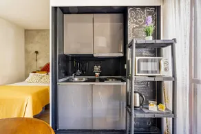St Peter Square Apartment - Image 4