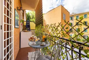 St Peter Square Apartment - Image 5