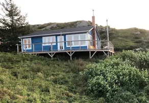 Oceanfront 3 bedroom Bungalow. in a beautiful cove just 1.5 hrs from St. John's. - Image 2
