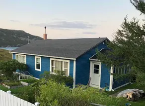 Oceanfront 3 bedroom Bungalow. in a beautiful cove just 1.5 hrs from St. John's. - Image 4
