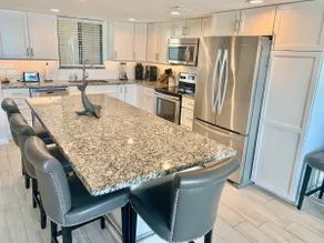 Modern Décor and Ocean Galore! Newly Renovated Oceanfront Condo sleeps 6 - Image 5